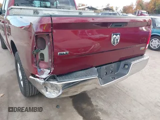 2017 Ram 1500 SLT z VIN 1C6RR6GG8HS747159, wystawiony jako IAAI lot #40783594 z przebiegiem 184 719 mil mil oraz . Historia ofert i sprzedaży dostępna na DreamBid. Obrazek 17.