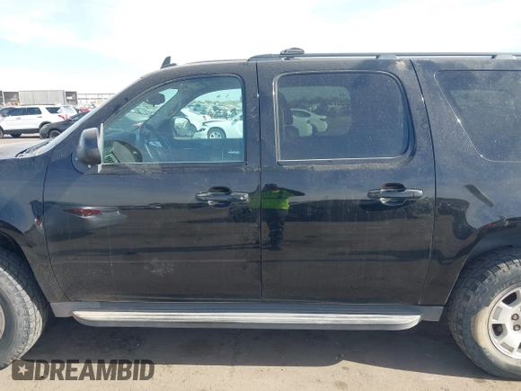 2013 Chevrolet Suburban LS with VIN 1GNSKHE71DR332335, listed as a IAAI auction lot 41408949 with 167,860 mi miles. Bid and sale history available at carsss.com. Image 14.