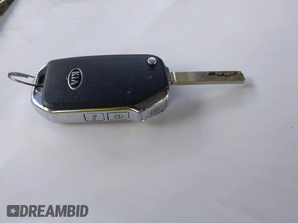 2021 Kia Seltos LX z VIN KNDEPCAAXM7104888, wystawiony jako IAAI lot #41598172 z przebiegiem 51 571 mil mil oraz . Historia ofert i sprzedaży dostępna na DreamBid. Obrazek 11.