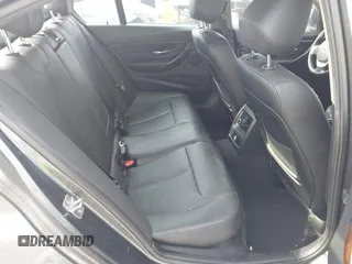2015 BMW 3 Series 328i с VIN WBA3A5G55FNS85005, выставлен на аукционе IAAI как лот 41980680 с пробегом 136 517 миль миль и . История ставок и продаж доступна на DreamBid. Изображение 8.