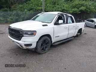 2020 Ram 1500 Big Horn z VIN 1C6SRFFT8LN207821, wystawiony jako IAAI lot #42254465 z przebiegiem 71 158 mil mil oraz . Historia ofert i sprzedaży dostępna na DreamBid. Obrazek 17.