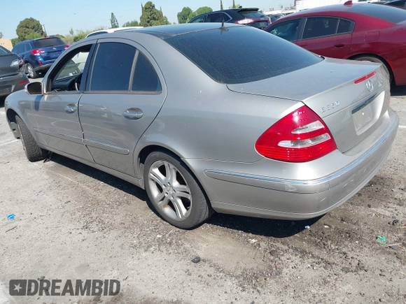 2006 Mercedes-Benz E-Class 3.5L with VIN WDBUF56J96A838185, listed as a IAAI auction lot 41981543 with 213,431 mi miles. Bid and sale history available at carsss.com. Image 3.