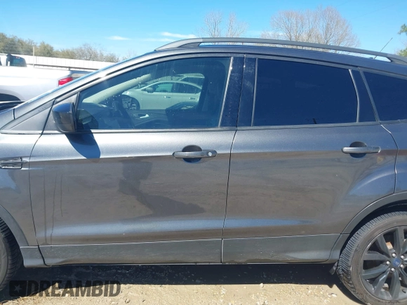 2019 Ford Escape SE with VIN 1FMCU0GD3KUB57331, listed as a IAAI auction lot 41701265 with 101,803 mi miles. Bid and sale history available at carsss.com. Image 14.