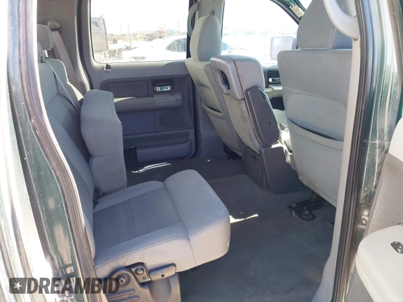 2007 Ford F-150 XLT z VIN 1FTRW12W17KC12904, wystawiony jako IAAI lot #41523160 z przebiegiem 161 218 mil mil oraz . Historia ofert i sprzedaży dostępna na DreamBid. Obrazek 8.