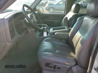 2003 GMC Sierra 1500HD SLT z VIN 1GTGK13U53F217669, wystawiony jako Copart lot #74547254 z przebiegiem 204 966 mil mil oraz Czysty tytuł • Clean title. Historia ofert i sprzedaży dostępna na DreamBid. Obrazek 7.