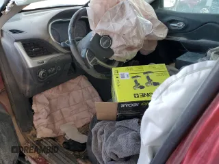 2014 Jeep Cherokee Trailhawk z VIN 1C4PJMBS3EW273505, wystawiony jako Copart lot #53921475 z przebiegiem 164 231 mil mil oraz Szkoda całkowita • Salvage title. Historia ofert i sprzedaży dostępna na DreamBid. Obrazek 8.