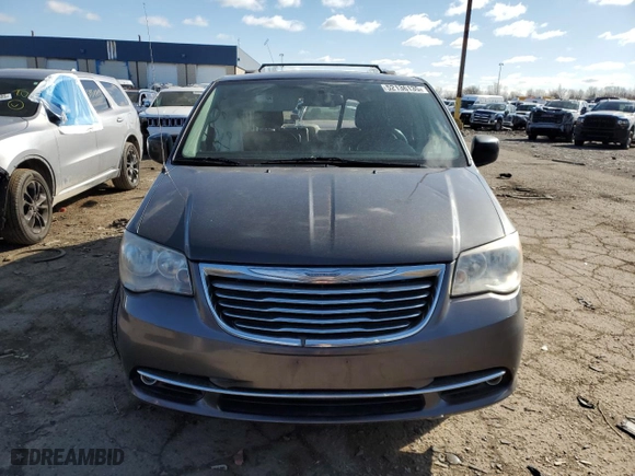 2015 Chrysler Town & Country Touring with VIN 2C4RC1BGXFR520381, listed as a Copart auction lot 52136135 with 149,619 mi miles and Clean Title. Bid and sale history available at carsss.com. Image 5.