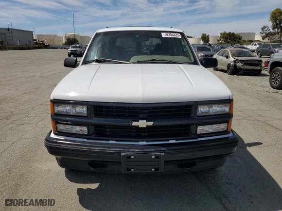 1996 Chevrolet Tahoe with VIN 3GNEK18R1TG171274, listed as a Copart auction lot 52380325 with 161,438 mi miles and Clean Title. Bid and sale history available at carsss.com. Image 5.
