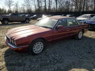 2001 Jaguar XJ with VIN SAJDA14C01LF26898, listed as a Copart auction lot 39427894 with 77,970 mi miles and Non Repairable. Bid and sale history available at carsss.com. Image 1.