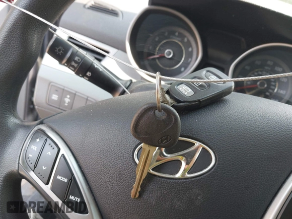 2012 Hyundai Elantra GLS z VIN KMHDH4AE7CU369345, wystawiony jako IAAI lot #42432765 z przebiegiem 148 754 mil mil oraz . Historia ofert i sprzedaży dostępna na DreamBid. Obrazek 11.