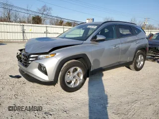 2024 Hyundai Tucson SEL z VIN 5NMJBCDE7RH405338, wystawiony jako Copart lot #48752135 z przebiegiem 4 894 mil mil oraz Szkoda całkowita • Salvage title. Historia ofert i sprzedaży dostępna na DreamBid. Obrazek 1.