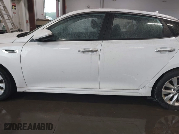 2018 Kia Optima LX z VIN 5XXGT4L31JG238006, wystawiony jako IAAI lot #41978646 z przebiegiem 84 672 mil mil oraz . Historia ofert i sprzedaży dostępna na DreamBid. Obrazek 14.
