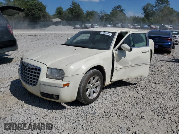 2007 Chrysler 300 Signature with VIN 2C3KA53G87H702573, listed as a Copart auction lot 70526494 with 170,843 mi miles and Salvage Title. Bid and sale history available at carsss.com. Image 1.