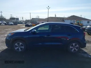 2018 Kia Niro LX with VIN KNDCB3LCXJ5117068, listed as a IAAI auction lot 41784164 with 88,859 mi miles. Bid and sale history available at carsss.com. Image 14.
