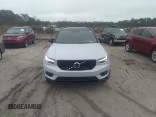 2020 Volvo XC40 R-Design с VIN YV4162UM2L2305405, выставлен на аукционе IAAI как лот 41531111 с пробегом 82 352 миль миль и . История ставок и продаж доступна на DreamBid. Изображение 12.