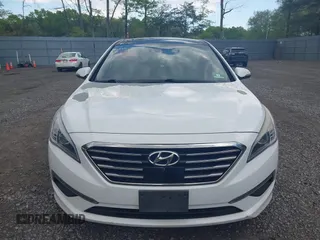 2015 Hyundai Sonata Limited z VIN 5NPE34AF0FH017562, wystawiony jako IAAI lot #42228546 z przebiegiem 108 494 mil mil oraz . Historia ofert i sprzedaży dostępna na DreamBid. Obrazek 12.