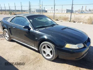 2000 Ford Mustang GT with VIN 1FAFP45X7YF127930, listed as a IAAI auction lot 41691579 with 160,428 mi miles. Bid and sale history available at carsss.com. Image 1.