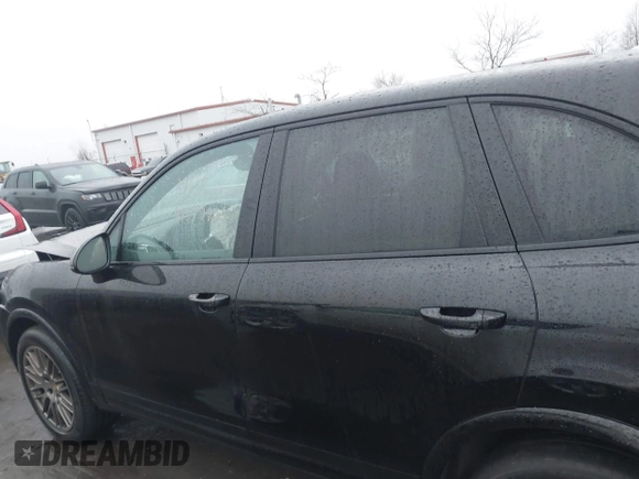 2018 Porsche Cayenne z VIN WP1AA2A26JKA04958, wystawiony jako IAAI lot #41477256 z przebiegiem 82 395 mil mil oraz . Historia ofert i sprzedaży dostępna na DreamBid. Obrazek 14.