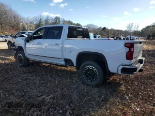 2024 Chevrolet Silverado 3500HD High Country with VIN 2GC4YVEYXR1165898, listed as a Copart auction lot 80017064 with 7,234 mi miles and Salvage Title. Bid and sale history available at carsss.com. Image 2.