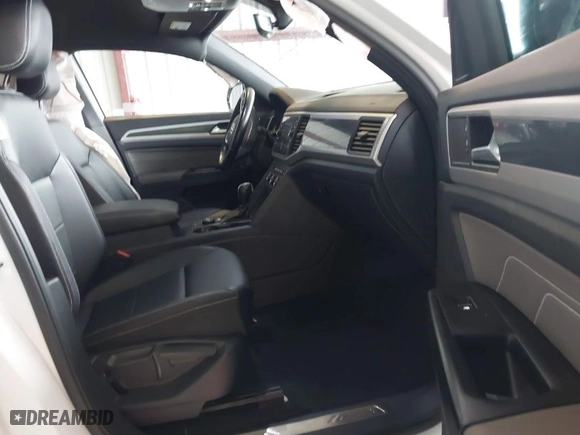 2021 Volkswagen Atlas Cross Sport 3.6L V6 SE w/Technology R-Line with VIN 1V2NE2CA4MC201281, listed as a IAAI auction lot 41242760 with 95,209 mi miles. Bid and sale history available at carsss.com. Image 5.