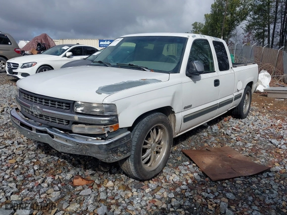 1999 Chevrolet Silverado 1500 LS with VIN 2GCEC19T9X1256894, listed as a IAAI auction lot 41526987 with 393,052 mi miles. Bid and sale history available at carsss.com. Image 2.