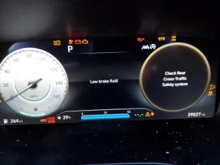 2021 Hyundai Santa Fe Calligraphy z VIN 5NMS5DAL8MH368524, wystawiony jako Copart lot #46865765 z przebiegiem 39 027 mil mil oraz Szkoda całkowita • Salvage title. Historia ofert i sprzedaży dostępna na DreamBid. Obrazek 9.
