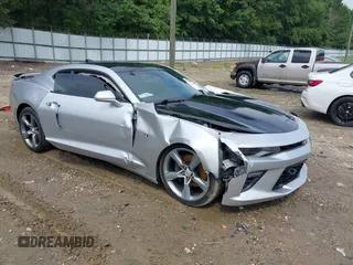 2017 Chevrolet Camaro 1SS z VIN 1G1FF1R79H0195003, wystawiony jako IAAI lot #39930432 z przebiegiem 89 509 mil mil oraz . Historia ofert i sprzedaży dostępna na DreamBid. Obrazek 1.