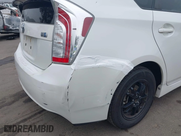 2015 Toyota Prius Four with VIN JTDKN3DU7F0426088, listed as a IAAI auction lot 42157924 with 109,746 mi miles and . Bid and sale history available at DreamBid. Image 6.