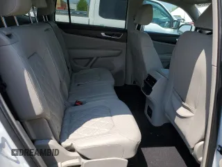 2024 Volkswagen Atlas SEL Premium R-Line with VIN 1V2FR2CA2RC557387, listed as a Copart auction lot 60269075 with 6,676 mi miles and Salvage title. Bid and sale history available at DreamBid. Image 11.