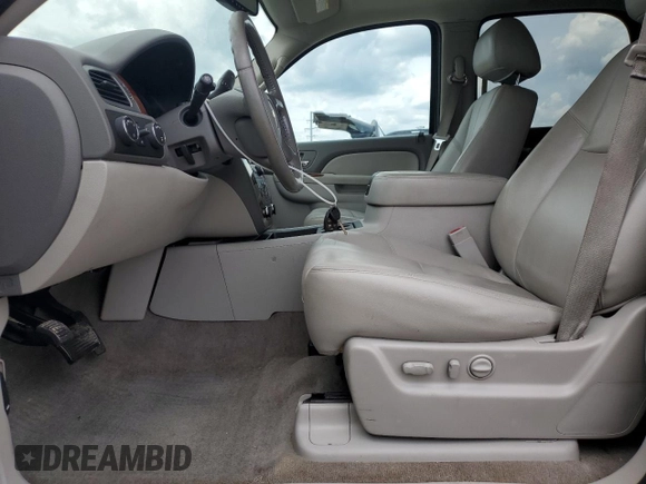 2013 Chevrolet Tahoe LT with VIN 1GNSKBE08DR108589, listed as a Copart auction lot 60191675 with 221,595 mi miles and Salvage title. Bid and sale history available at DreamBid. Image 7.