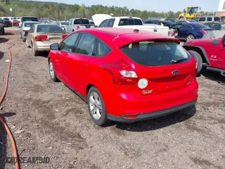 2014 Ford Focus SE with VIN 1FADP3K25EL230853, listed as a IAAI auction lot 41918975 with 147,268 mi miles. Bid and sale history available at carsss.com. Image 3.