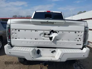 2017 Ford F-250 Lariat with VIN 1FT7W2BT2HEC37667, listed as a IAAI auction lot 41441415 with 254,406 mi miles and . Bid and sale history available at DreamBid. Image 17.