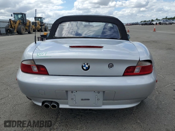 2000 BMW Z3 2.5 with VIN 4USCH9340YLF85274, listed as a Copart auction lot 56897255 with 137,807 mi miles and Salvage title. Bid and sale history available at DreamBid. Image 6.