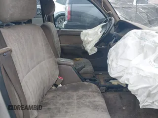 2000 Toyota 4Runner SR5 с VIN JT3GN86R1Y0139431, выставлен на аукционе IAAI как лот 42103546 с пробегом 376 600 миль миль и . История ставок и продаж доступна на DreamBid. Изображение 5.