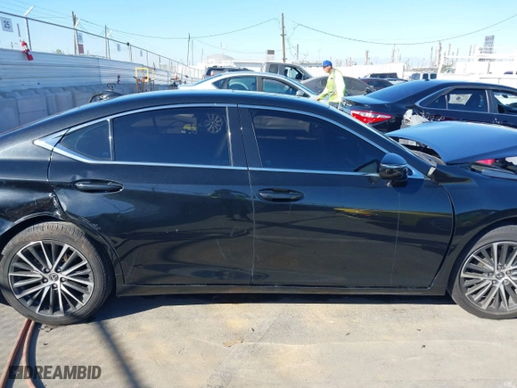 2023 Lexus ES with VIN 58ADZ1B17PU139794, listed as a IAAI auction lot 41665543 with 32,952 mi miles. Bid and sale history available at carsss.com. Image 13.