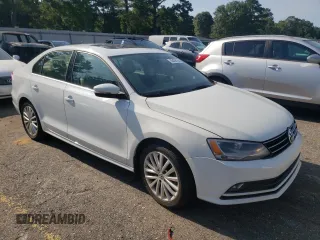 2015 Volkswagen Jetta SE z VIN 3VWD07AJ8FM224623, wystawiony jako Copart lot #62408765 z przebiegiem 142 827 mil mil oraz Czysty tytuł • Clean title. Historia ofert i sprzedaży dostępna na DreamBid. Obrazek 4.