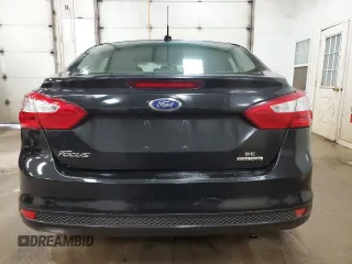 2013 Ford Focus SE z VIN 1FADP3F27DL226263, wystawiony jako Copart lot #53881835 z przebiegiem 176 185 mil mil oraz Czysty tytuł • Clean title. Historia ofert i sprzedaży dostępna na DreamBid. Obrazek 6.