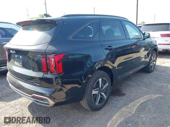 2023 Kia Sorento EX z VIN 5XYRH4LF7PG238231, wystawiony jako IAAI lot #42137368 z przebiegiem 21 447 mil mil oraz . Historia ofert i sprzedaży dostępna na DreamBid. Obrazek 4.