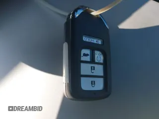 2022 Honda CR-V EX z VIN 7FARW2H51NE039095, wystawiony jako IAAI lot #39827229 z przebiegiem 29 808 mil mil oraz . Historia ofert i sprzedaży dostępna na DreamBid. Obrazek 11.