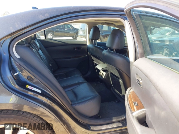 2011 Lexus ES with VIN JTHBK1EG1B2459283, listed as a IAAI auction lot 41673889 with 214,055 mi miles. Bid and sale history available at carsss.com. Image 8.