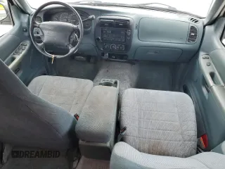 1996 Ford Explorer XLT z VIN 1FMDU32P7TZA15088, wystawiony jako Copart lot #88588765 z przebiegiem 79 106 mil mil oraz Szkoda całkowita • Salvage title. Historia ofert i sprzedaży dostępna na DreamBid. Obrazek 8.