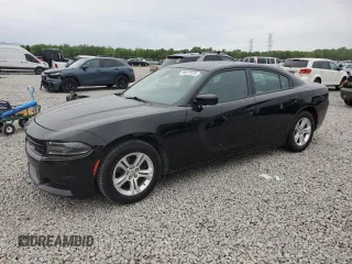 2020 Dodge Charger SXT z VIN 2C3CDXBG1LH144326, wystawiony jako Copart lot #54411575 z przebiegiem 87 036 mil mil oraz Szkody całkowita. Historia ofert i sprzedaży dostępna na DreamBid. Obrazek 1.