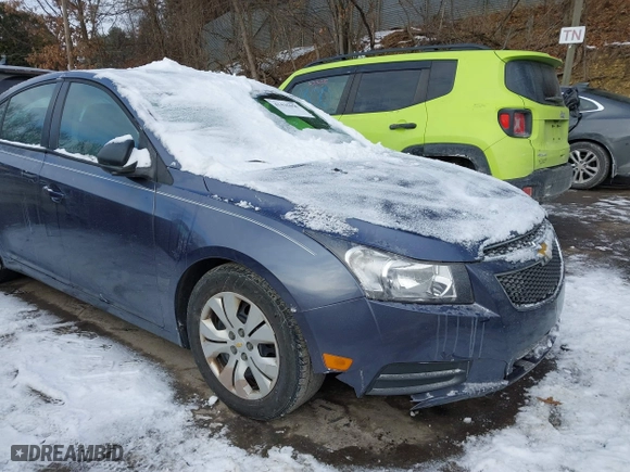 2014 Chevrolet Cruze LS with VIN 1G1PB5SG7E7142059, listed as a IAAI auction lot 41435050 with 106,067 mi miles. Bid and sale history available at carsss.com. Image 6.