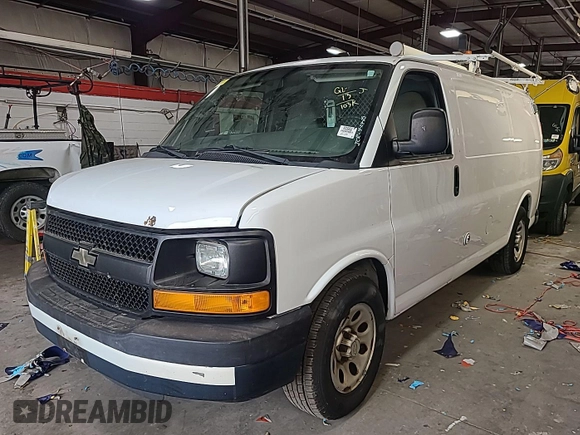 2013 Chevrolet Express Cargo z VIN 1GCSGAFX2D1138833, wystawiony jako IAAI lot #42521021 z przebiegiem 103 313 mil mil oraz . Historia ofert i sprzedaży dostępna na DreamBid. Obrazek 14.