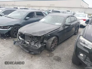 2018 BMW 5 Series 540i z VIN WBAJE5C5XJWA97667, wystawiony jako IAAI lot #41481362 z przebiegiem Nie podano mil oraz . Historia ofert i sprzedaży dostępna na DreamBid. Obrazek 2.
