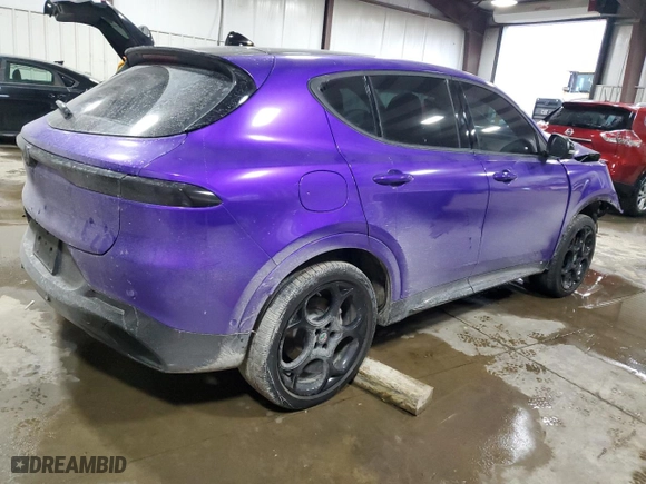 2024 Alfa Romeo Tonale Ti with VIN ZASPATCW1R3051391, listed as a Copart auction lot 43316985 with 35,837 mi miles and Salvage Title. Bid and sale history available at carsss.com. Image 3.