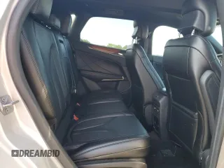 2019 Lincoln MKC Select с VIN 5LMCJ2D98KUL15132, выставлен на аукционе Copart как лот 61748785 с пробегом 48 603 миль миль и Списание • Salvage title. История ставок и продаж доступна на DreamBid. Изображение 11.