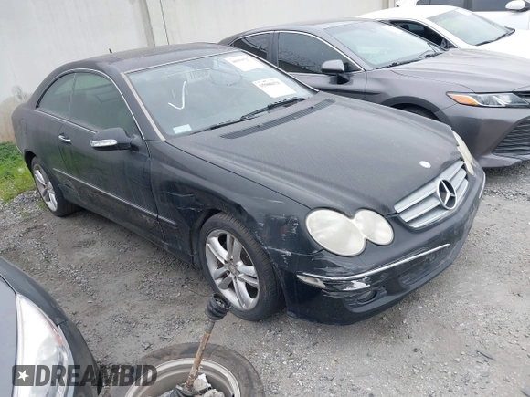 2008 Mercedes-Benz CLK 350 with VIN WDBTJ56H48F253771, listed as a IAAI auction lot 40959527 with 62,624 mi miles and . Bid and sale history available at carsss.com. Image 1.