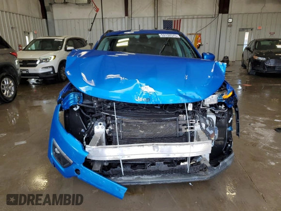 2018 Jeep Compass Latitude with VIN 3C4NJDBB4JT314313, listed as a Copart auction lot 53132575 with 185,999 mi miles and Non Repairable. Bid and sale history available at DreamBid. Image 5.