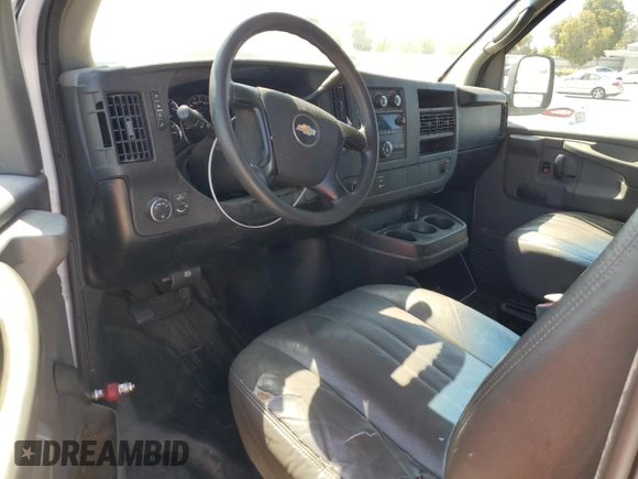 2008 Chevrolet Express Cargo z VIN 1GCGG25C581202010, wystawiony jako Copart lot #61499705 z przebiegiem 316 849 mil mil oraz Czysty tytuł • Clean title. Historia ofert i sprzedaży dostępna na DreamBid. Obrazek 8.